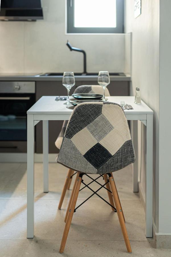 Minimal Art Studio Pátra Eksteriør bilde